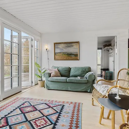 Nyaraló 3 Bedroom In Dronningmølle