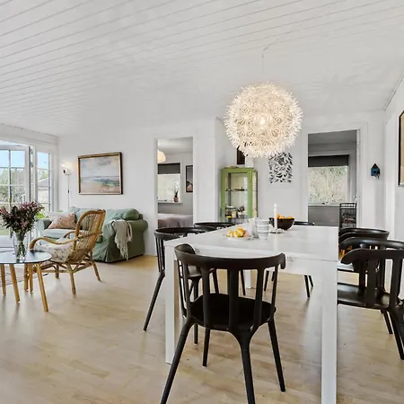 3 Bedroom In Dronningmølle