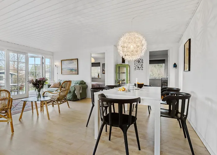 3 Bedroom In Dronningmølle
